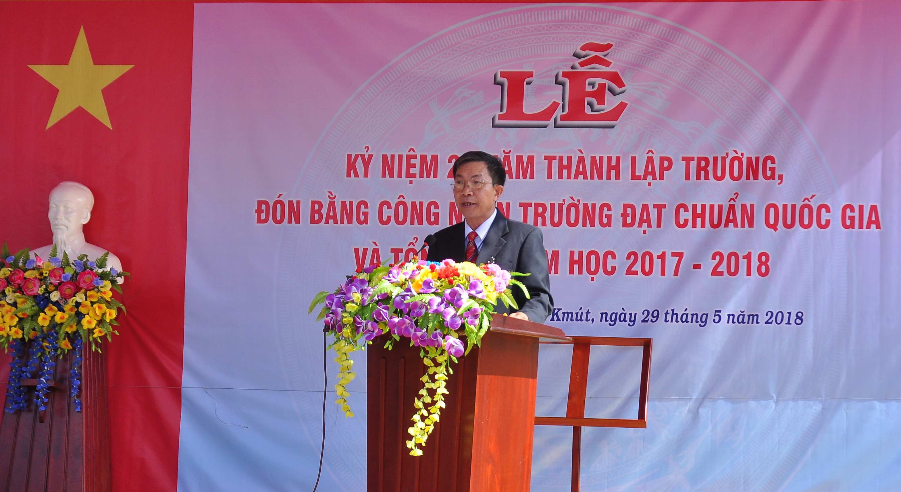 Lễ kỷ niệm 20 năm thành lập trường THCS Nguyễn Đức Cảnh và đón bằng công nhận trường đạt chuẩn quốc gia