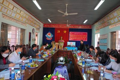 Đoàn công tác của Bộ Giáo dục và Đào tạo kiểm tra, hỗ trợ kỹ thuật dạy học tăng cường tiếng Việt cho học sinh tiểu học vùng dân tộc thiểu số tại huyện Ea Kar